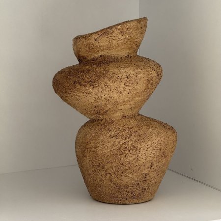 فازة اسكندنافية باللون البني